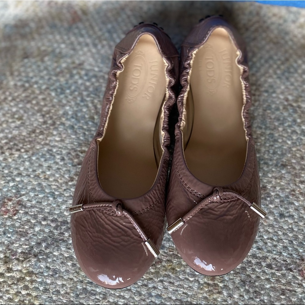 Authentic TOD’S Junior patent leather flats, EU 31